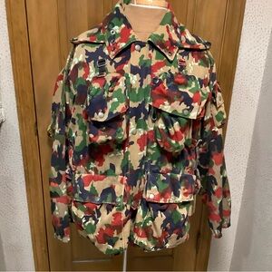 Vintage men’s Swiss Army 1957 to 1983 camouflage military field jacket